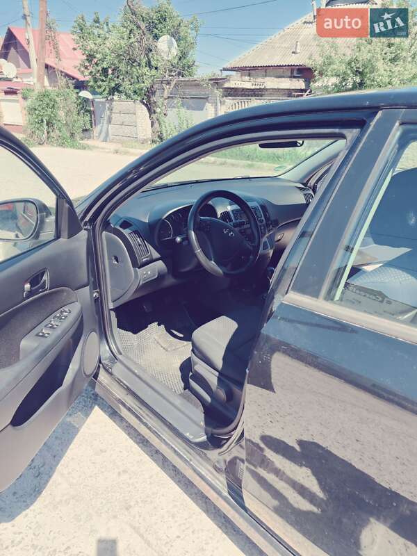 Хэтчбек Hyundai i30 2011 в Днепре