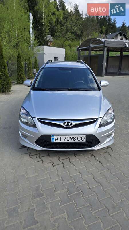 Універсал Hyundai i30 2012 в Яремчі