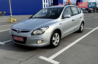 Универсал Hyundai i30 2010 в 