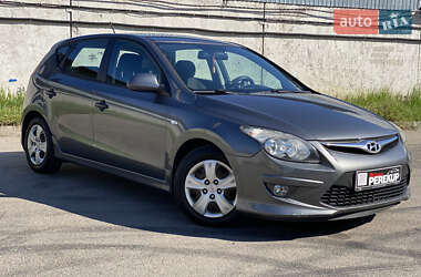Хэтчбек Hyundai i30 2010 в Киеве
