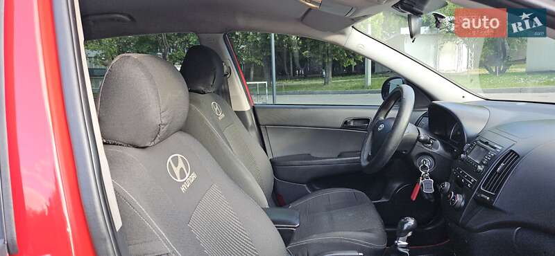 Хэтчбек Hyundai i30 2010 в Харькове