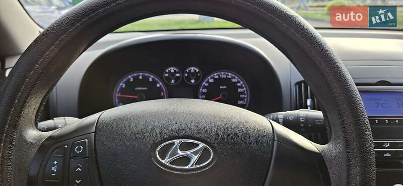 Хэтчбек Hyundai i30 2010 в Харькове