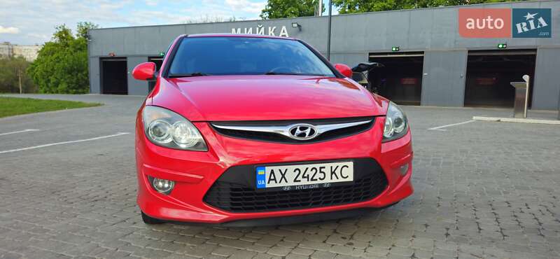 Хэтчбек Hyundai i30 2010 в Харькове