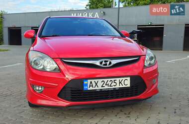 Хэтчбек Hyundai i30 2010 в 