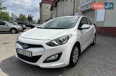 Хэтчбек Hyundai i30 2012 в 