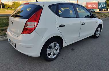 Хэтчбек Hyundai i30 2008 в 
