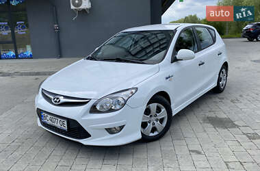 Хэтчбек Hyundai i30 2010 в 