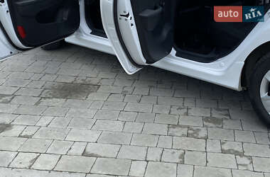 Хэтчбек Hyundai i30 2010 в 