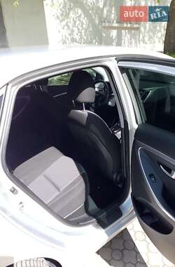 Хэтчбек Hyundai i30 2012 в 