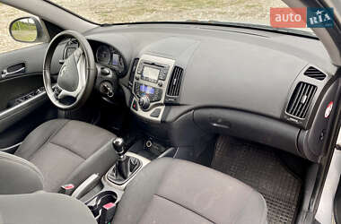 Хэтчбек Hyundai i30 2009 в 
