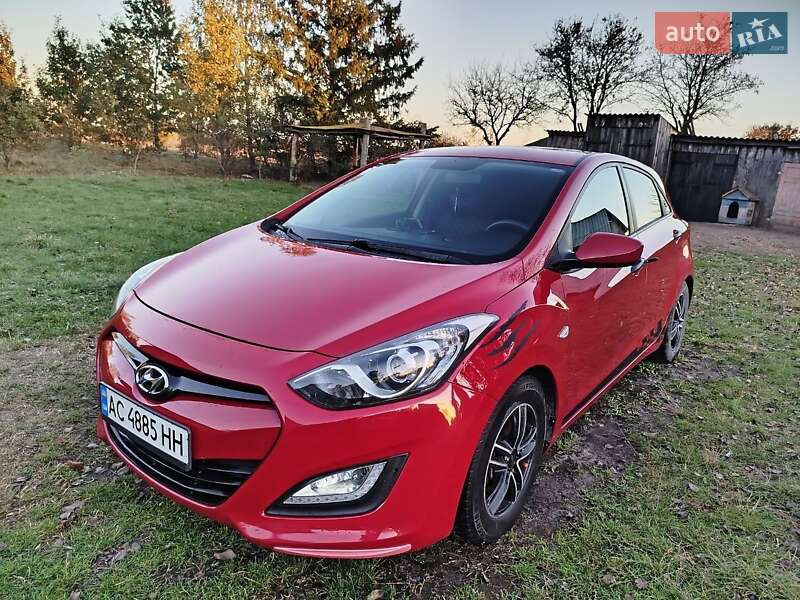 Хэтчбек Hyundai i30 2013 в 