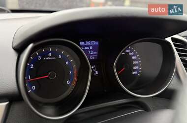 Хэтчбек Hyundai i30 2013 в 