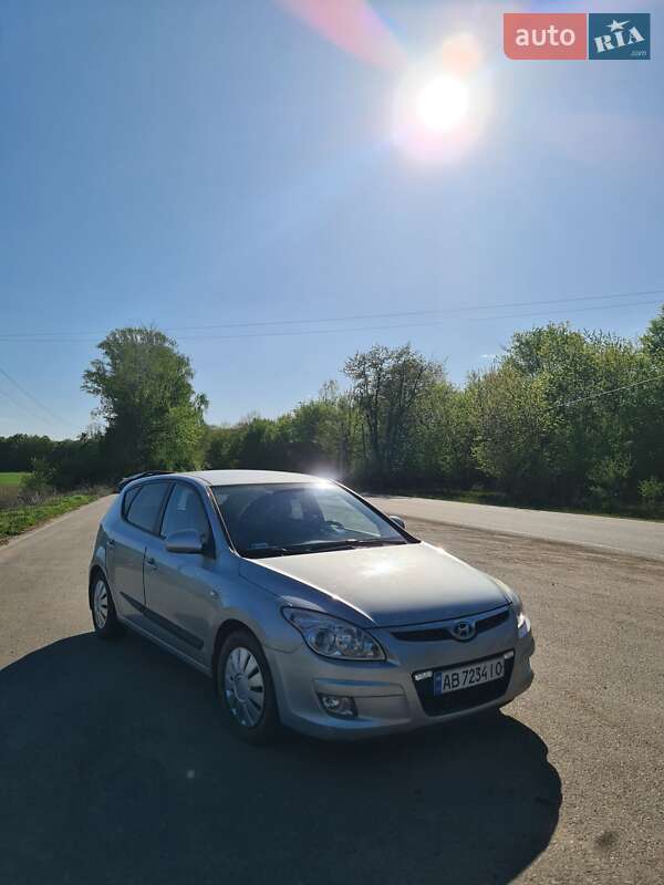 Хэтчбек Hyundai i30 2007 в Вороновице