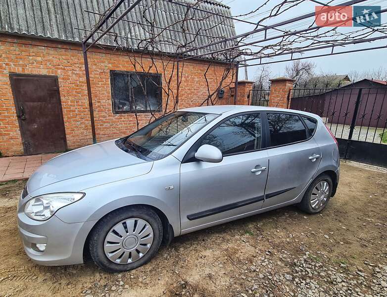 Хэтчбек Hyundai i30 2007 в Вороновице