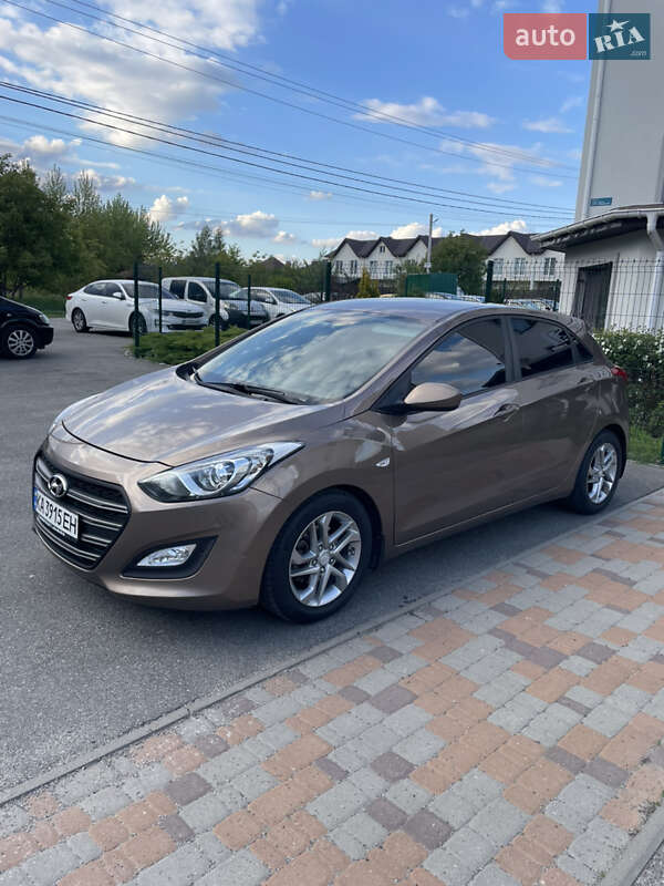 Хетчбек Hyundai i30 2014 в 