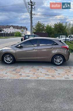 Хетчбек Hyundai i30 2014 в 