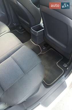 Хэтчбек Hyundai i30 2010 в 