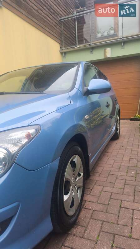 Хетчбек Hyundai i30 2011 в Іршаві
