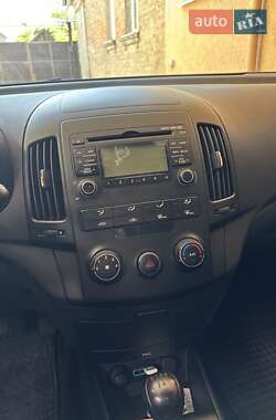 Хэтчбек Hyundai i30 2009 в 