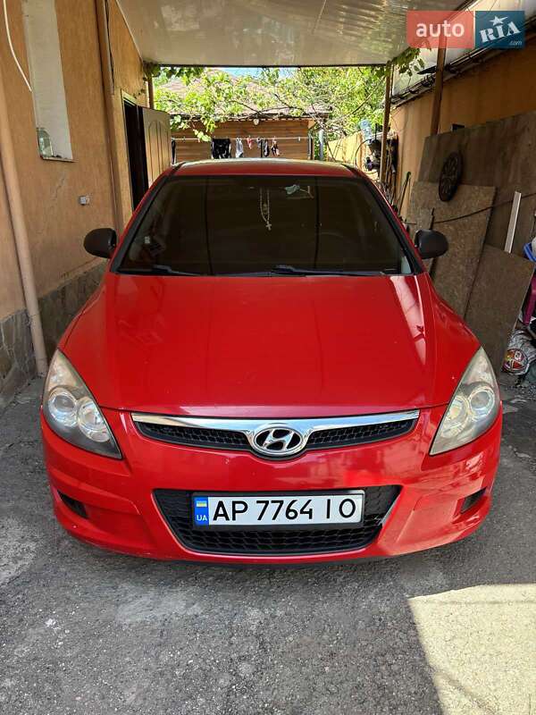 Хэтчбек Hyundai i30 2009 в 