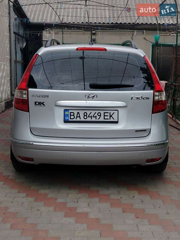 Универсал Hyundai i30 2008 в Новоукраинке