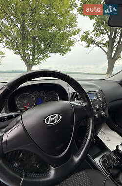Хэтчбек Hyundai i30 2009 в 