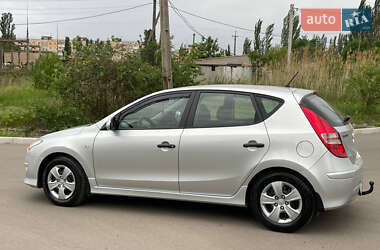 Хэтчбек Hyundai i30 2011 в Кривом Роге