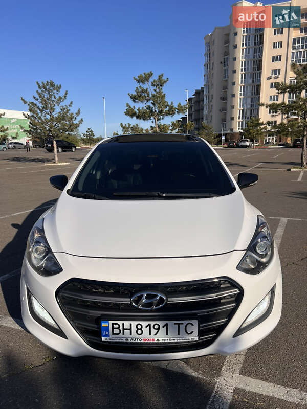 Хэтчбек Hyundai i30 2012 в Николаеве
