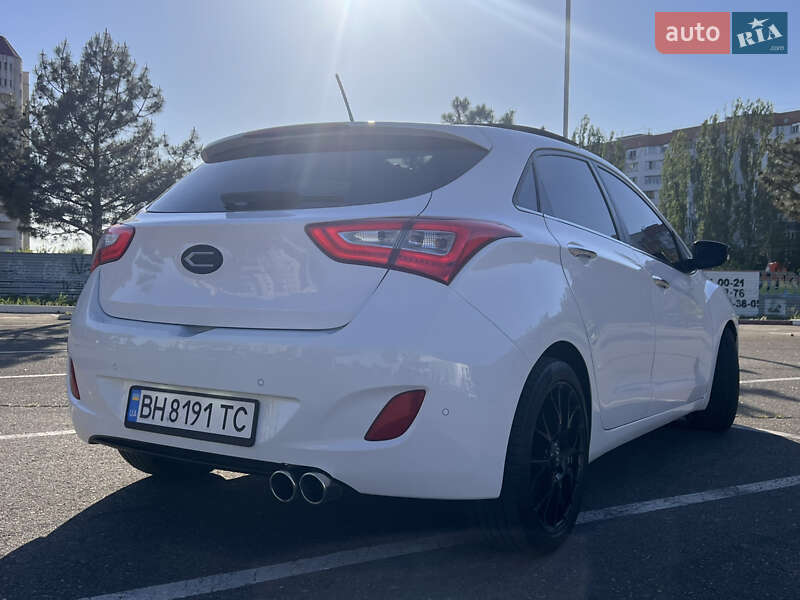 Хэтчбек Hyundai i30 2012 в Николаеве