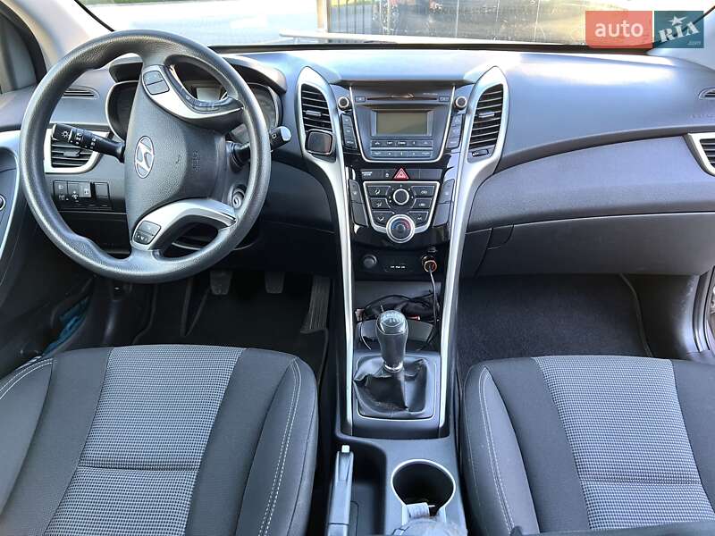Хэтчбек Hyundai i30 2013 в Ивано-Франковске