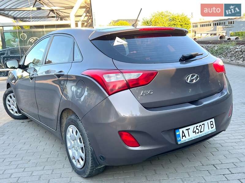Хэтчбек Hyundai i30 2013 в Ивано-Франковске