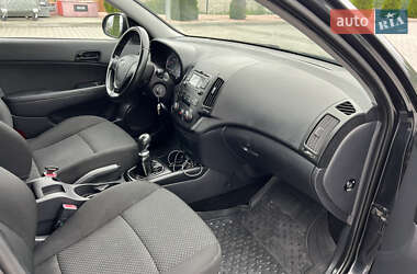 Хетчбек Hyundai i30 2010 в 