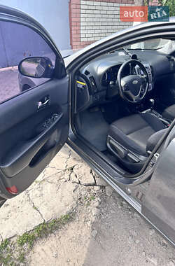 Хетчбек Hyundai i30 2008 в 