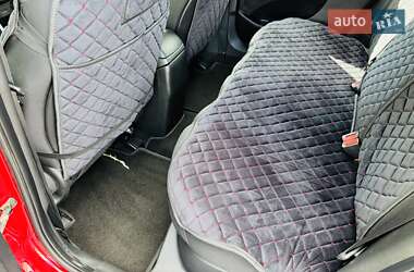 Хетчбек Hyundai i30 2013 в 