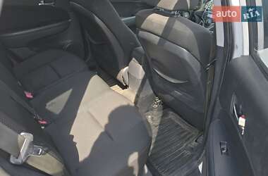 Хэтчбек Hyundai i30 2010 в 