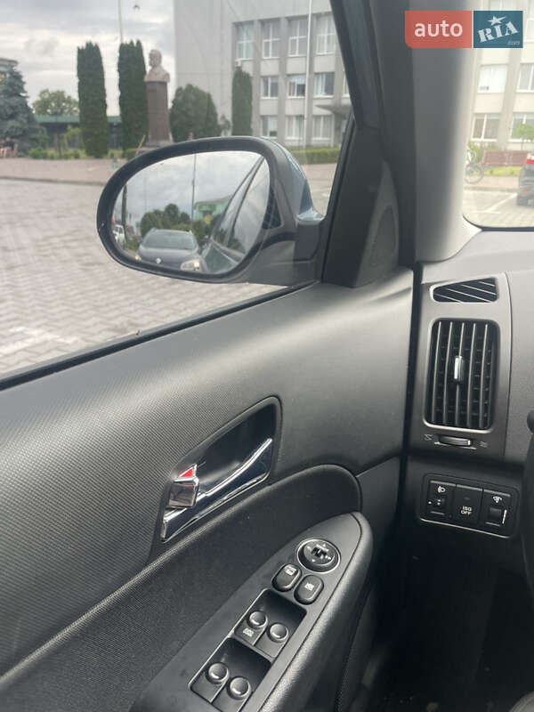 Универсал Hyundai i30 2009 в Корце фото 4 Универсал Hyundai i30 2009 в Корце