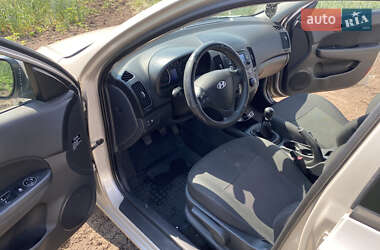 Хэтчбек Hyundai i30 2010 в 