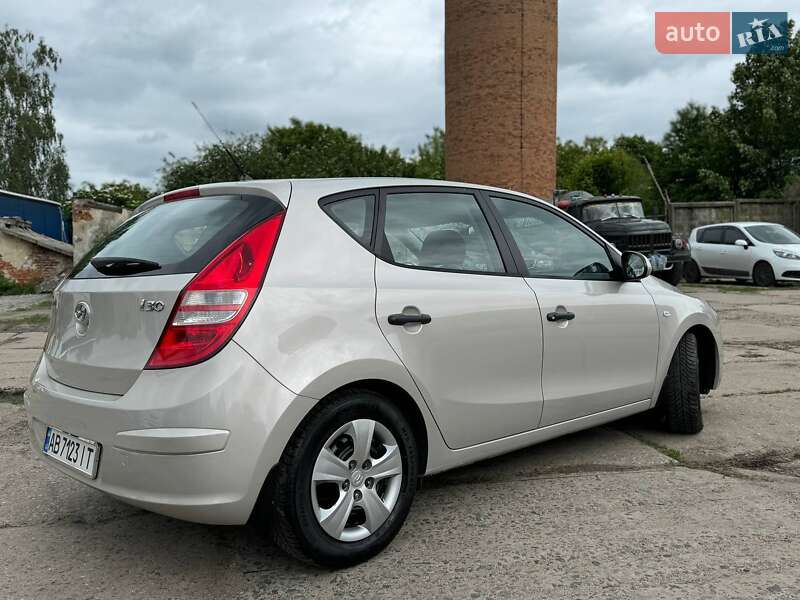Хэтчбек Hyundai i30 2009 в Хмельницком