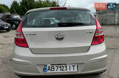 Хэтчбек Hyundai i30 2009 в 
