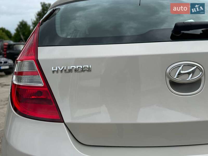 Хэтчбек Hyundai i30 2009 в Хмельницком