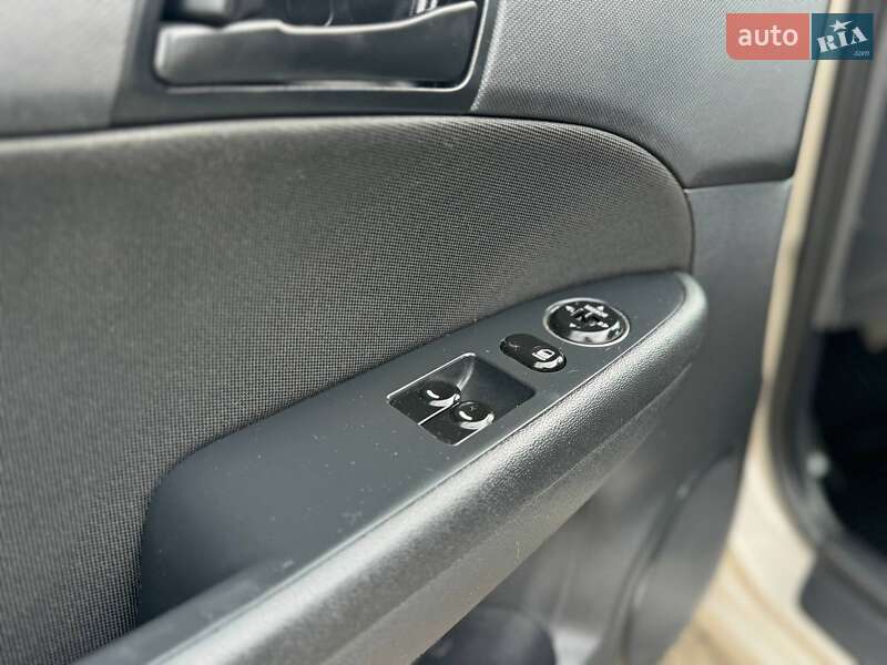 Хэтчбек Hyundai i30 2009 в Хмельницком
