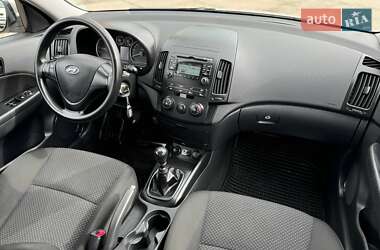 Хэтчбек Hyundai i30 2009 в 