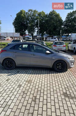 Хэтчбек Hyundai i30 2013 в 