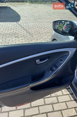 Хэтчбек Hyundai i30 2013 в 