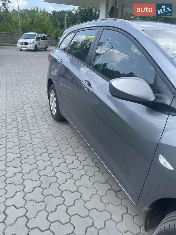 Универсал Hyundai i30 2013 в Василькове