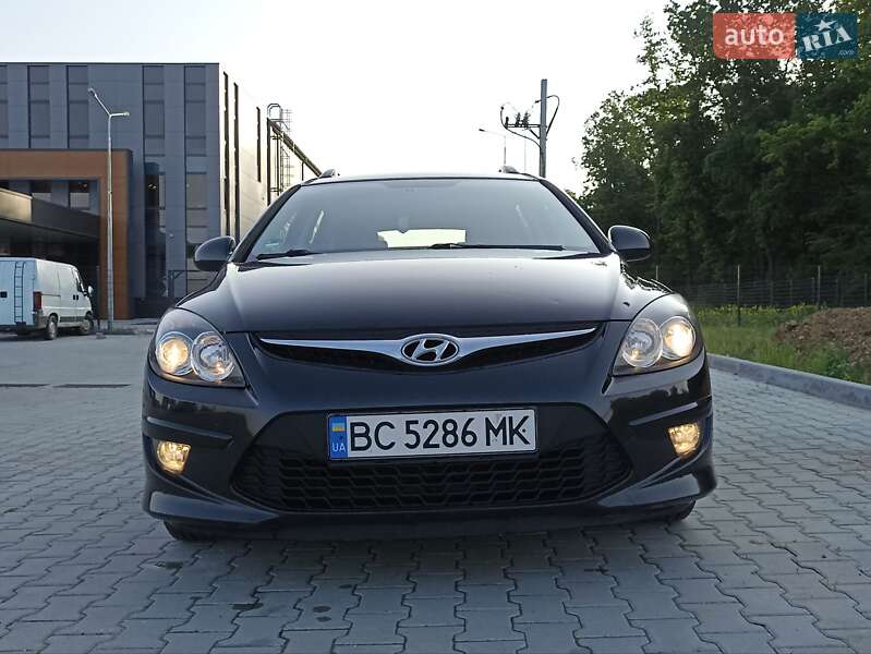 Универсал Hyundai i30 2010 в Львове