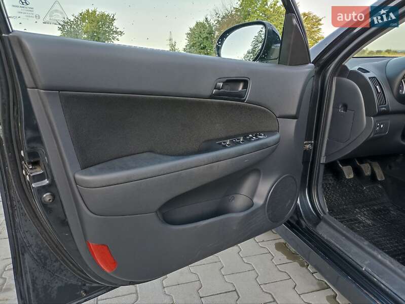 Универсал Hyundai i30 2010 в Львове