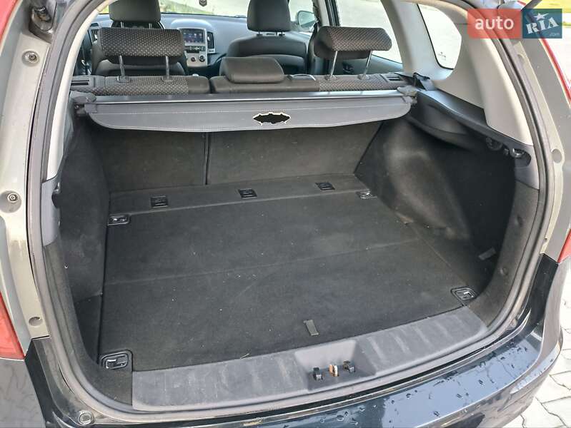 Универсал Hyundai i30 2010 в Львове