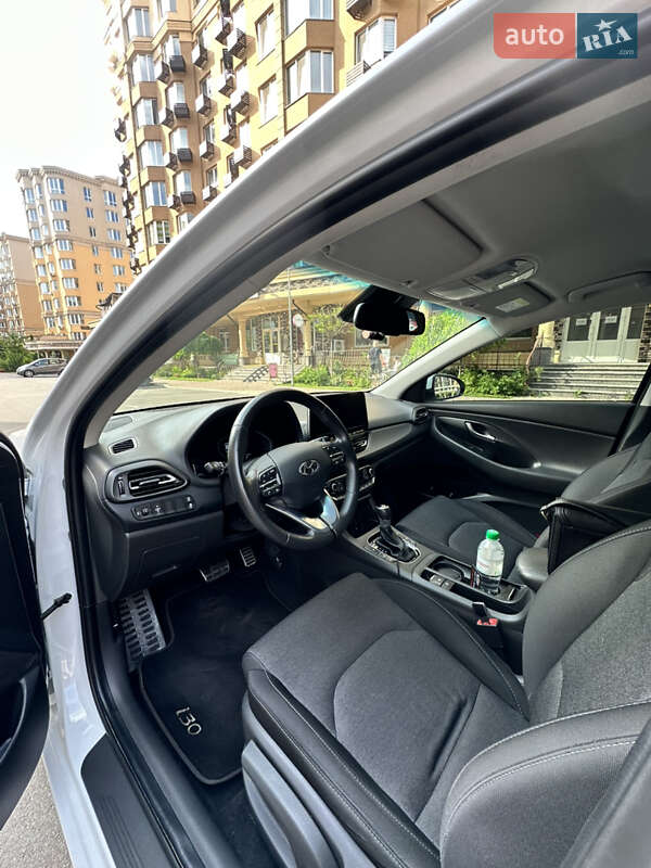 Хетчбек Hyundai i30 2022 в Софіївській Борщагівці