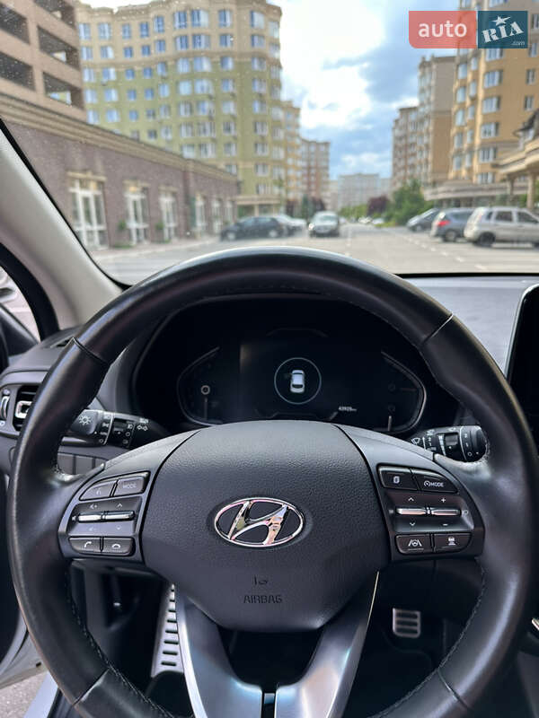 Хетчбек Hyundai i30 2022 в Софіївській Борщагівці